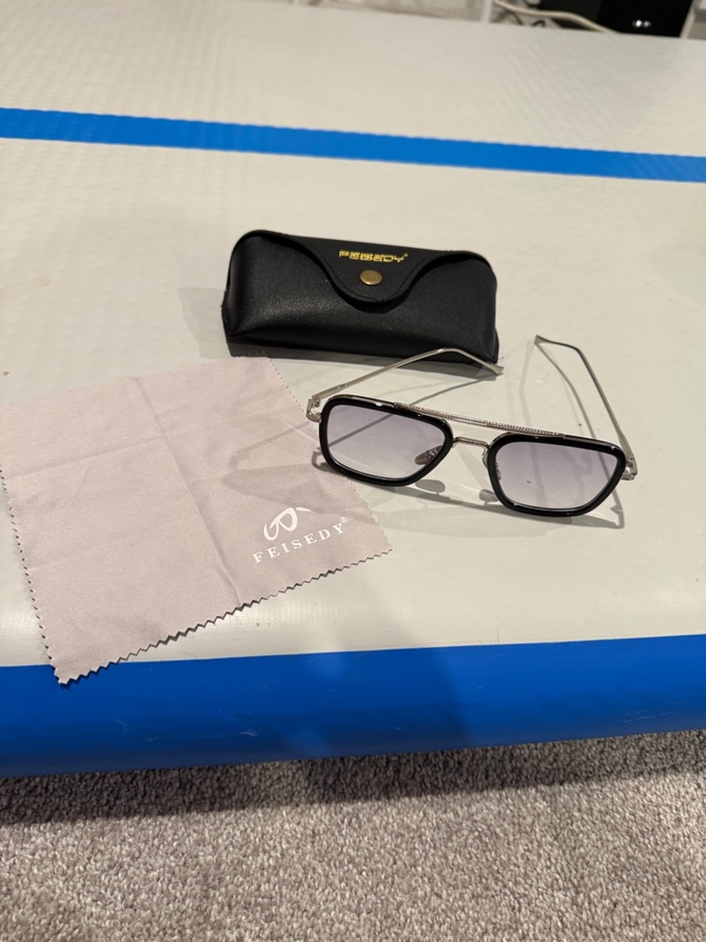 FEISEDY Silver Frame Sunglasses with Black Trim Tony Starr from Ironman.